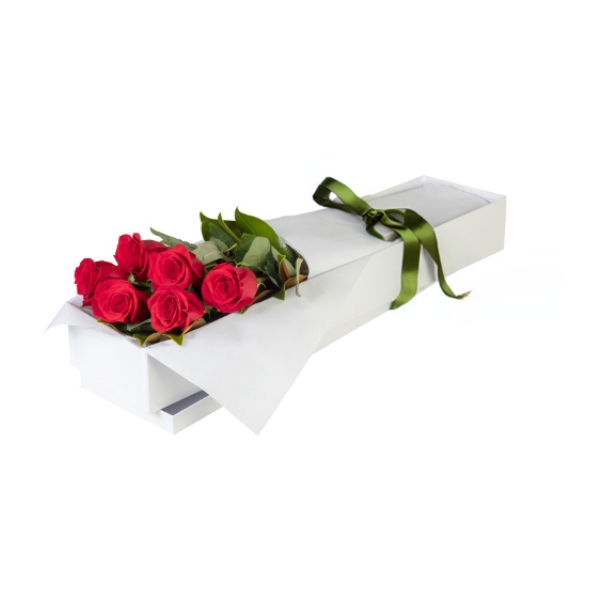 Sparks Fly – 6 Roses in Presentation Box
