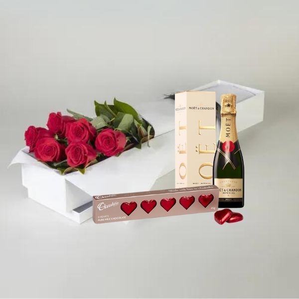 Mini Moet Moment Gift Pack with Red Roses