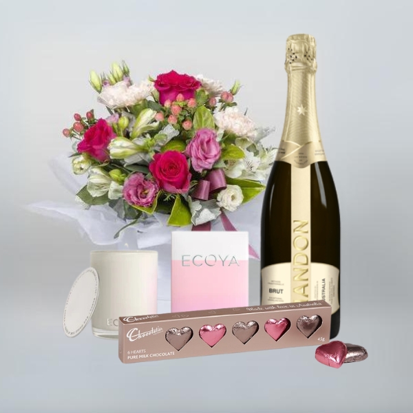 This Love Valentines Deluxe Gift Pack with Chandon